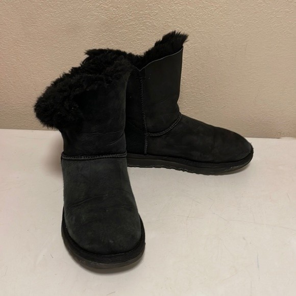 UGGS Bailey‎ Button II Boot - Picture 2 of 8